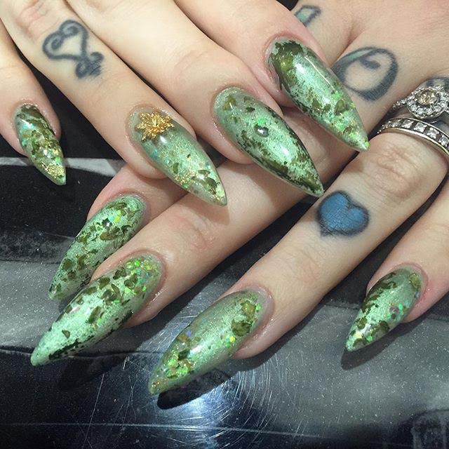 The Little Mermaid Weed Nails