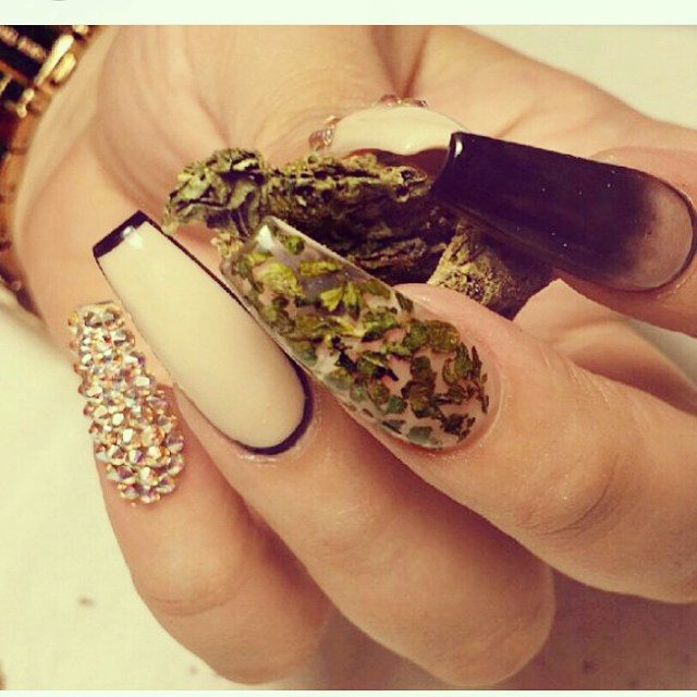 cartoonish Weed Nails