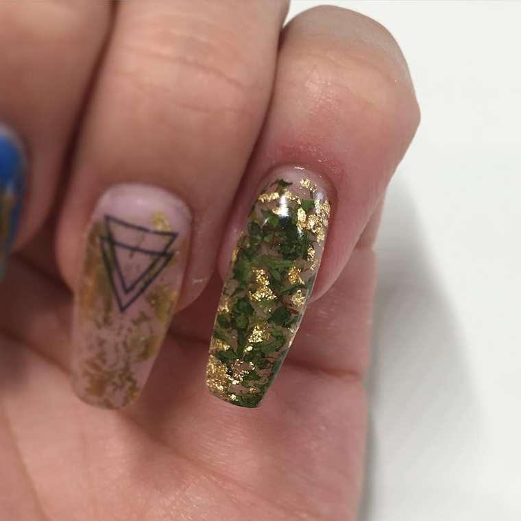 hypnotizing Crystal Weed Nails