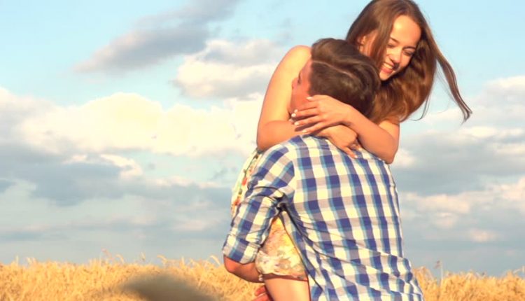 How to Dress for an Outdoor Date?