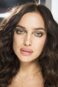 7 Ways to Make Cute Curly Hairstyles Work for You This Summer