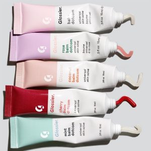 Glossier Makes its way to the UK; 6 must have Glossier products