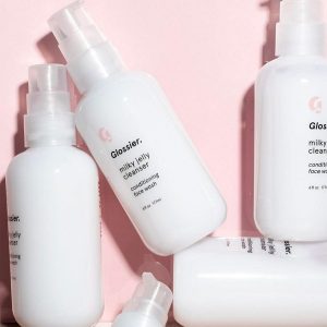 Glossier Makes its way to the UK; 6 must have Glossier products