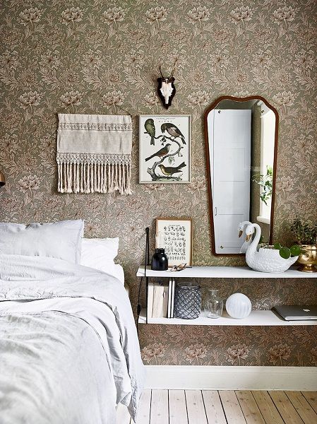 Bedroom Inspired With Old Charm