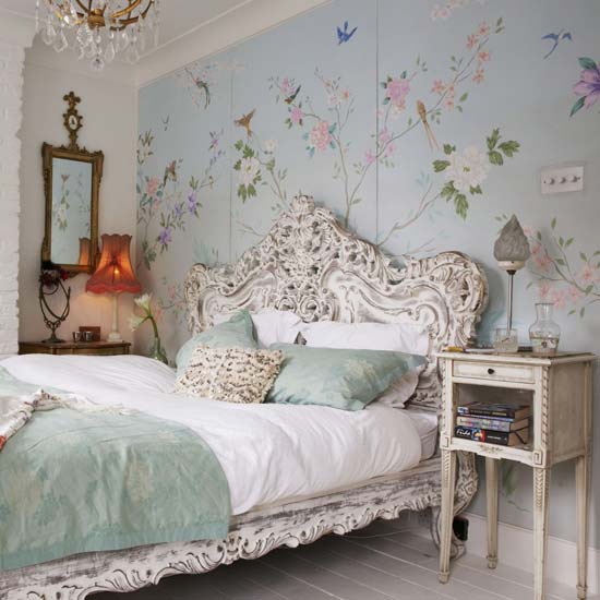 Romantic Antique Bedroom Finishing