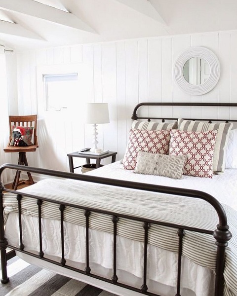 Wonderful Bedroom With Rustic Touch