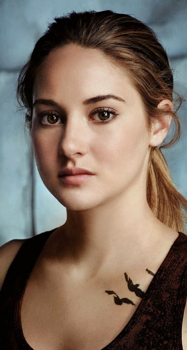 Best Collarbone Tattoo