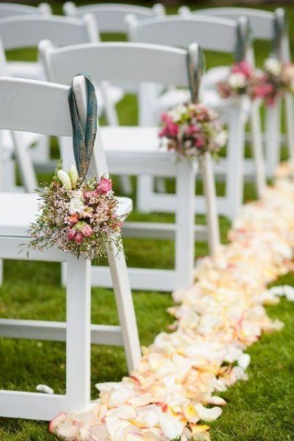 Classic Aisle Decoration Idea