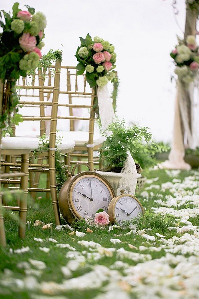 Vintage Spring Wedding Décor
