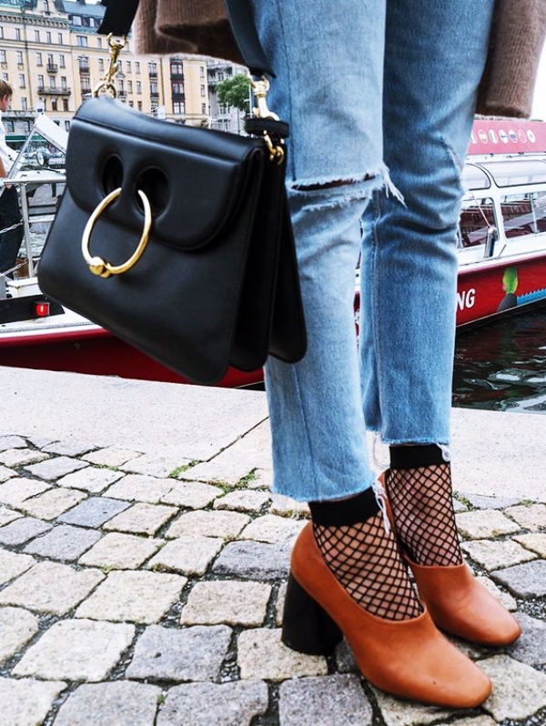 This-is-How-Sheer-Socks-are-Becoming-a-Trend