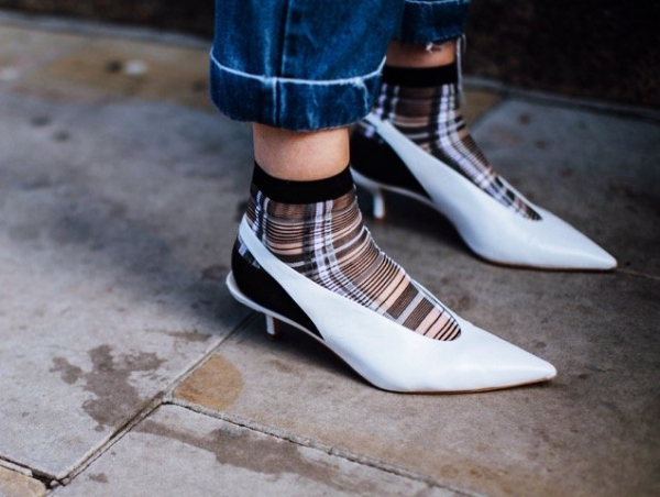This-is-How-Sheer-Socks-are-Becoming-a-Trend