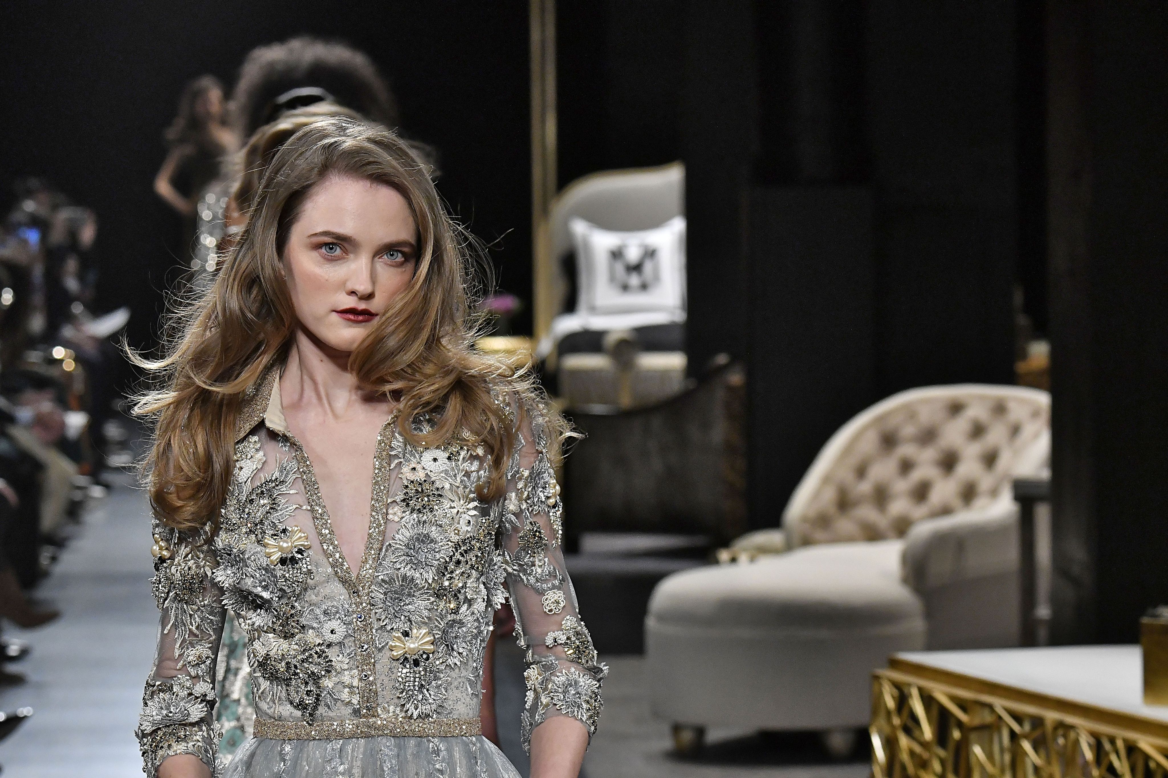 Badgley Mischka hollywood wavy hairstyles 2018 spring