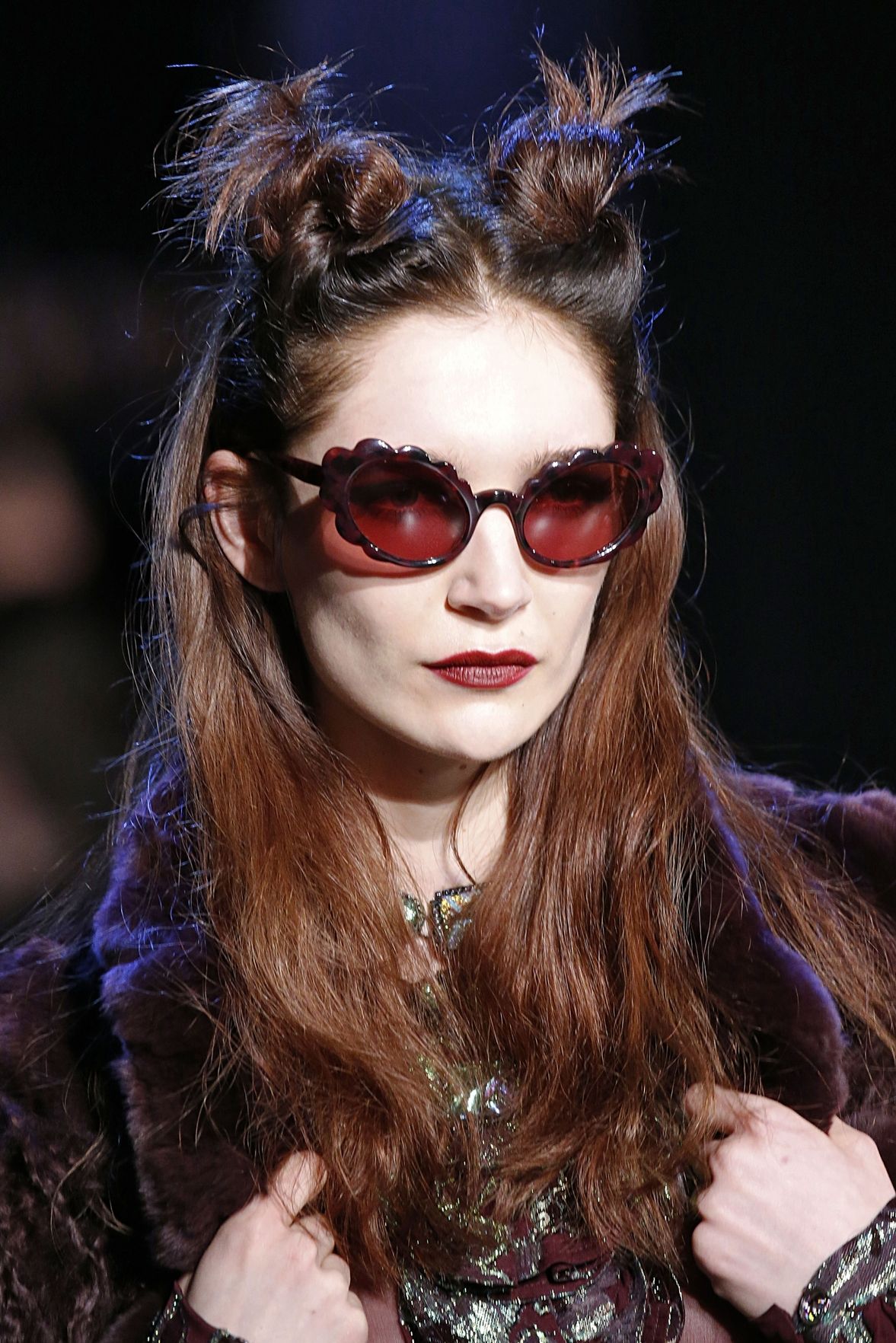 Anna Sui half double knots hairstyles 2018 spring