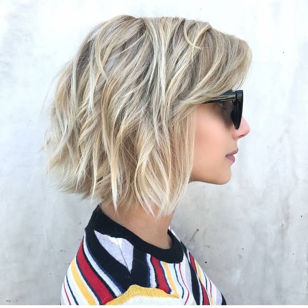 Chic Medium Bob Haircut for Women, Shoulder Length Bob Hairstyle Designs