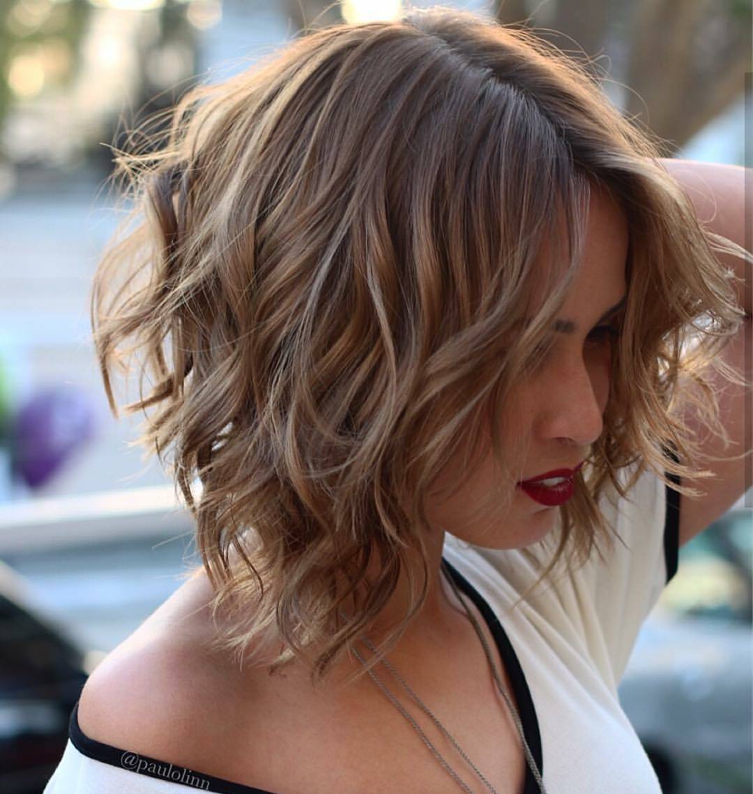Chic Medium Bob Haircut for Women, Shoulder Length Bob Hairstyle Designs