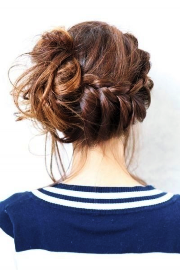 Trendy-Hairstyles-That-Will-Save-Your-Hair-On-Rainy-Days