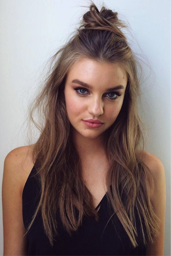 Trendy-Hairstyles-That-Will-Save-Your-Hair-On-Rainy-Days