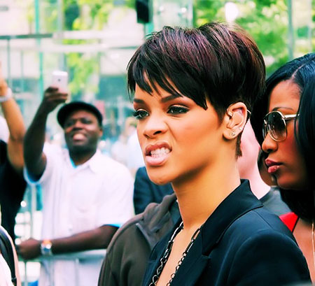 Rihanna Short Cut Hairtyle Sraight Hairtyle, Rihanna Twitter Short Seventeen